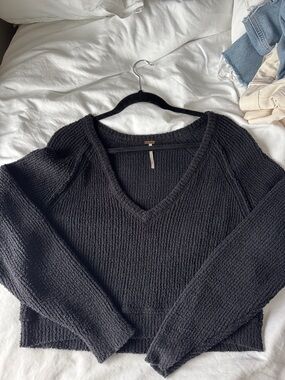 Free People Black V-Neck Cropped Knit Sweater